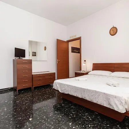 Апартаменты Parcheggio Privato - 10 Min Centro Storico Генуя