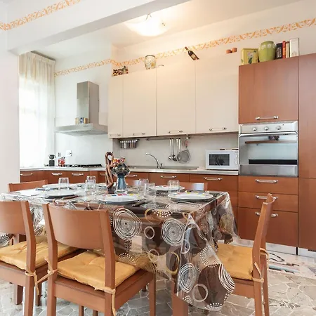 Parcheggio Privato - 10 Min Centro Storico *